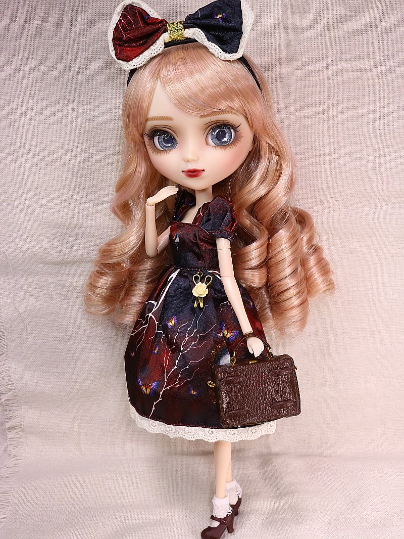pyuriko's tweet photo. ブログ更新しました
ロジューヌとロズリオッタのお着換え
＃Pullip
＃プーリップ
https://t.co/Ct7DlT9svL https://t.co/BTxn0aLYtz