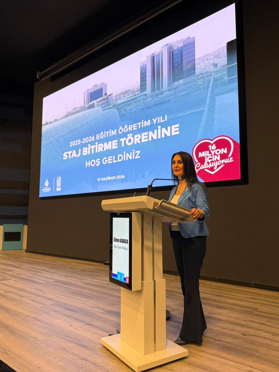 iski_ik's tweet photo. 🎓 2025-2026 Eğitim Öğretim Yılı Staj Bitirme Programı Gerçekleştirildi

İSKİ’de stajlarını başarıyla tamamlayan 165 mesleki ve teknik ortaöğretim öğrencimizi düzenlenen Staj Bitirme Programı ile uğurladık.
Program kapsamında öğrencilerimizin staj sürecine dair anılarının yer aldığı slayt gösterisi izlenirken, temsili sertifika takdimi ve toplu hatıra fotoğrafı çekimi gerçekleştirildi. Ayrıca Uzman Psikoloğumuz tarafından verilen “Sınav Stresini Yönetme” semineri ile öğrencilerimize önemli bilgiler aktarıldı.
Staj programını başarıyla tamamlayan tüm öğrencilerimizi tebrik ediyor, eğitim ve kariyer yolculuklarında başarılar diliyoruz. 🌟
#İSKİ 
@SafakBasa
#ibb