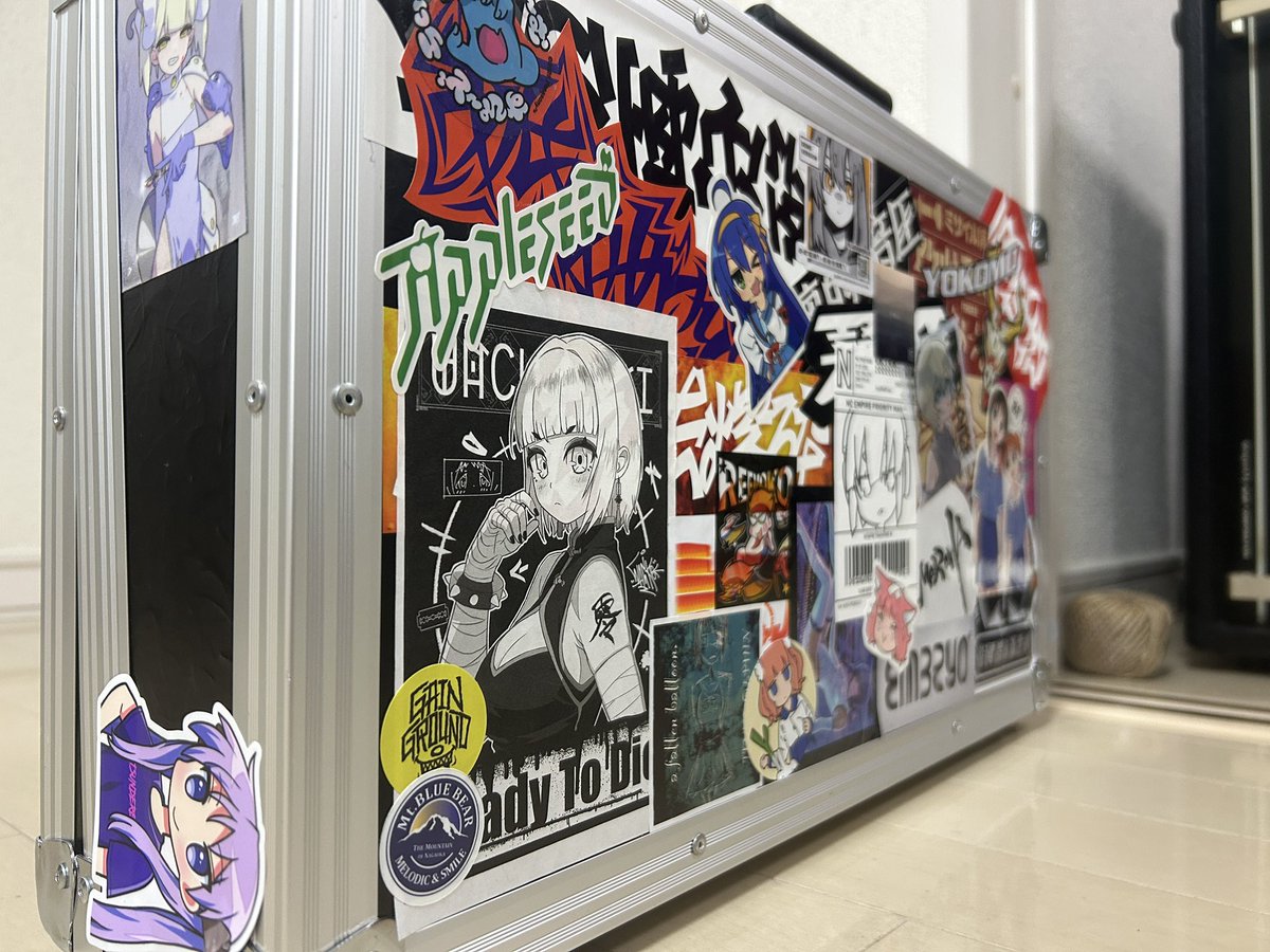 wendam0527's tweet photo. ステッカーペタペタ病発症 https://t.co/VhDC4z1Jdm