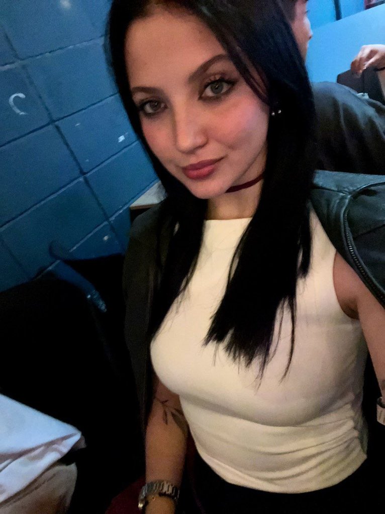 nadiawatson29's tweet photo. can we just makeout already https://t.co/vMWkAs7rzG