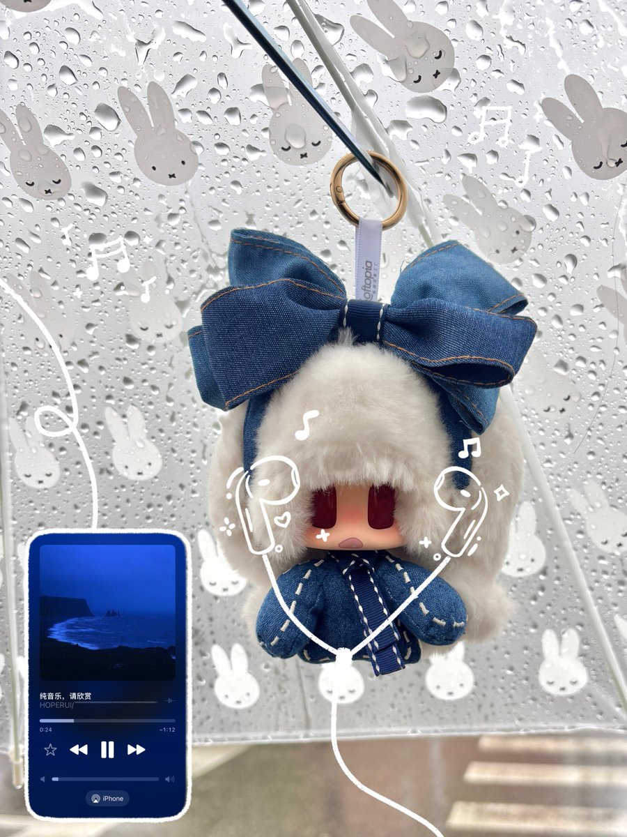SoftopiaGlobal's tweet photo. Get that perfect shot!Let's listen to music with JiangJiang🎵
Just learned this new photo tip~Easily get an aesthetic plog
就醬出片!和醬醬一起聽歌吧🎵
新學的出片教程就拿醬醬試試啦
簡簡單單拍出氛圍感plog
#潮玩 #毛绒玩具 #softopia #plushtoy #blindbox #designertoys #arttoys #酱酱 https://t.co/5BuFvaNQVv