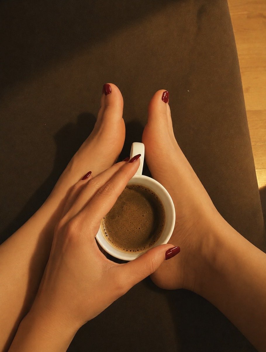 softsolevibesx's tweet photo. Good morning ☀️

Coffee’s ready. Who’s joining me? ☕

#Feet #footfetısh #feetlover https://t.co/ScQmKmnu08