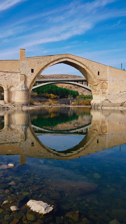 siareurop's tweet photo. Burası sıradan bir 'Diyarbakır' değil; Kürt halkının kalbi, tarihin canlı şahidi Amed! #Rojbaş https://t.co/5Bmj0Ff2S9