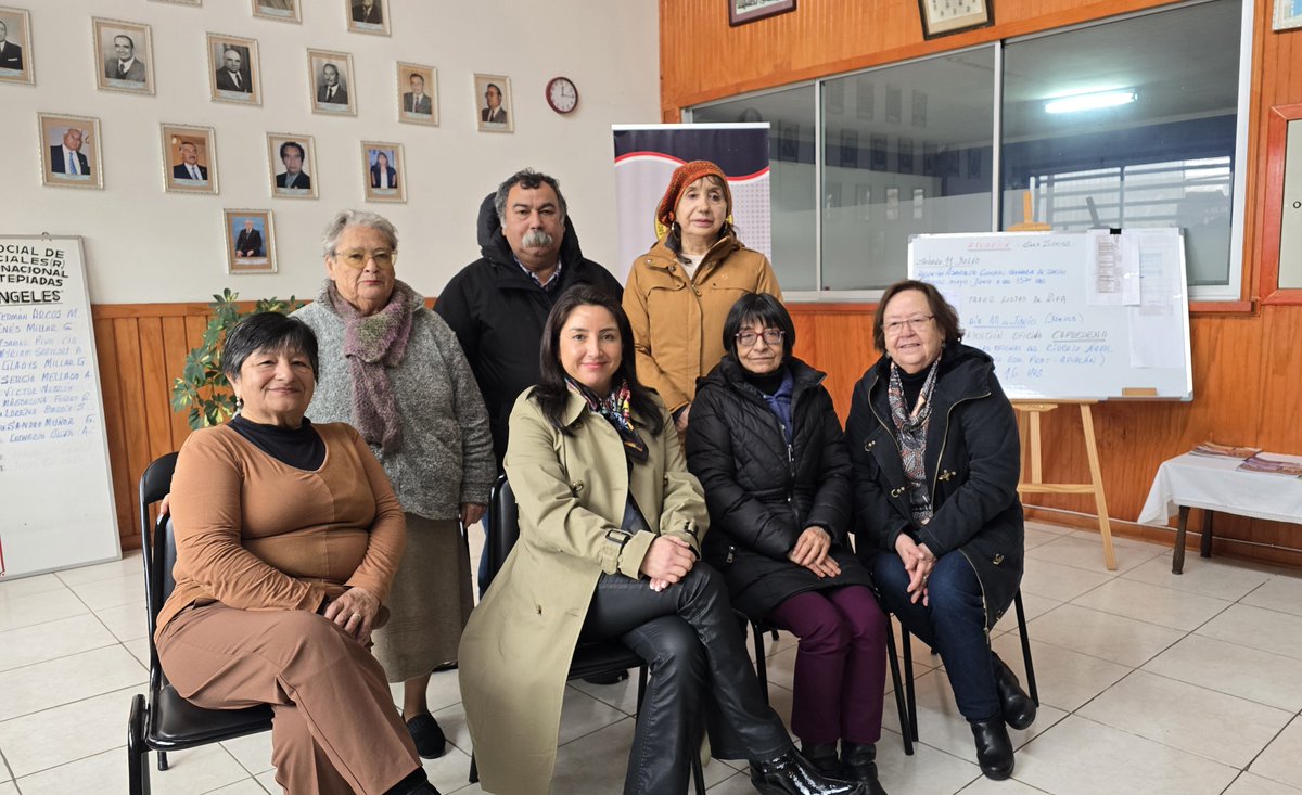 capredena's tweet photo. CAPREDENA en terreno: Oficinas regionales despliegan charlas y atención móvil en el sur y centro del país para  resolver consultas de manera directa y oportuna, a personal en retiro y en servicio activo de las Fuerzas Armadas y sus familias. Leer más: https://t.co/gLqz0uJrVG... https://t.co/fbiDrcbY4R