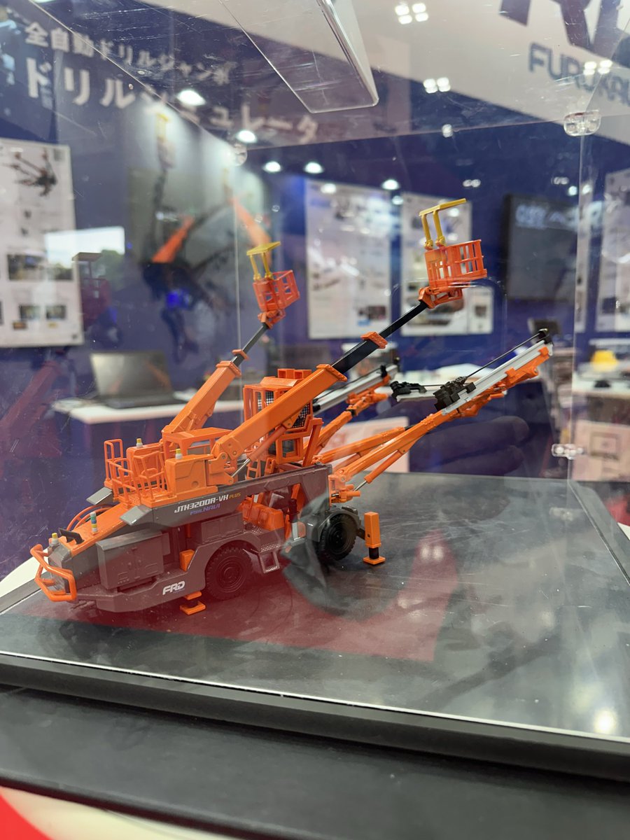 UmaTakoyaki3150's tweet photo. CSPI2026
秋頃にトミカに登場するらしいです！
古河ロックドリル担当者曰く、CSPIで情報解禁とのことでした！
お楽しみに‼️
#cspi2026 
#cspi
#古河ロックドリル
#ドリルジャンボ
#トミカ https://t.co/vrBrudPlwO