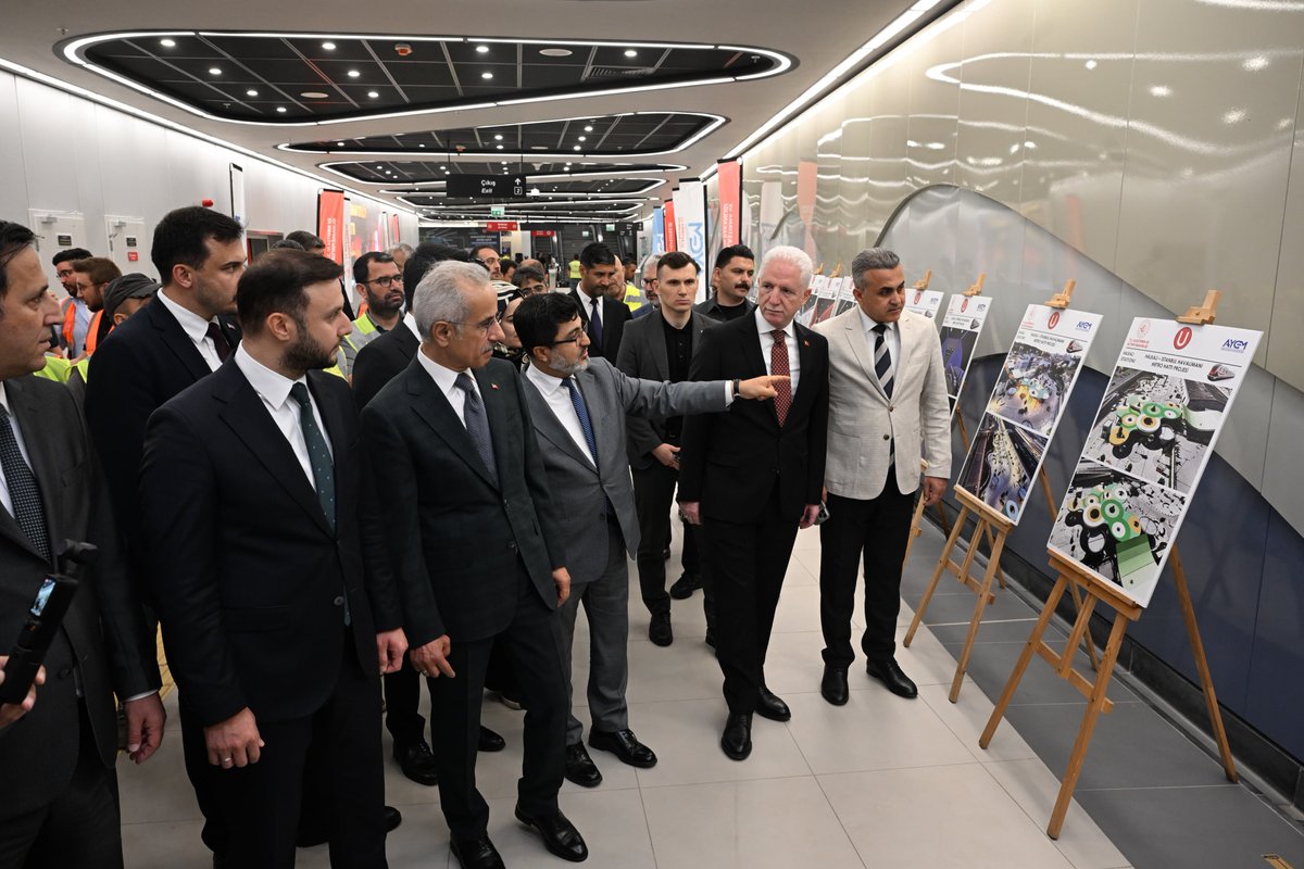 YalcinEyigun's tweet photo. 📍 Halkalı–Arnavutköy Metro Hattı'nda sona geldik.

Cumhurbaşkanımız Sayın Recep Tayyip Erdoğan'ın teşrifleriyle yarın hizmete açılacak projemizde, Ulaştırma ve Altyapı Bakanımız Sayın Abdulkadir Uraloğlu ile birlikte son hazırlıkları inceledik.

İstanbul'umuzun ulaşım ağına değer katacak bu önemli eserin hayırlı olmasını diliyorum.

#TürkiyeHızlanıyor 🇹🇷