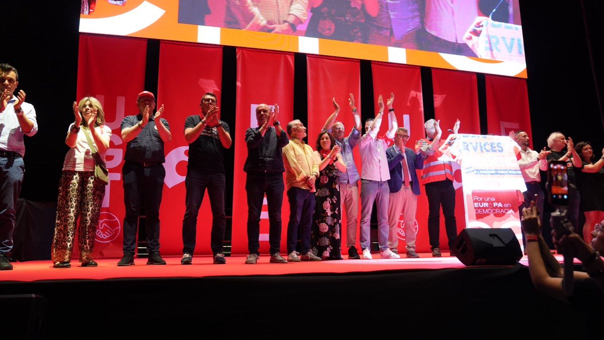 CCOO's tweet photo. @UnaiSordo @EstherLynchs @etuc_ces @reporterortega @UGT_Comunica @MarieHeleneSka @La_CSC @ORoethig @UNI_Europa @cgilnazionale @CarboneroSelena @EPSUnions @PachecoJpacheco @CCOOMadrid @ccooandalucia @ccoocatalunya @ccoopv @CCOOCyL @odbory @CFDT @lacgtcommunique @force_ouvriere @CislNazionale @boegob @syndicatFGTB @MarisaValleRoso @industriAll_EU @CarolinaVidal_L @CrisFaciaben @Carmenv81 @AlixDeRojas @carlosbravofdez @Yolanda_Diaz_ @empleogob 🔚 Finaliza el acto en Vistalegre: ‘Europa en democracia.Trabajo decente, justicia social y paz’.

Muchas gracias a todas y todos y buen viaje de vuelta a casa ✊🇪🇺
#PorUnaEuropaEnDemocracia #TuVozEnEuropa
#Democracynow

🗞️https://t.co/Zk4QaPkcox 
🎥https://t.co/K2bOZUfS74 https://t.co/vXjh8AjeEV