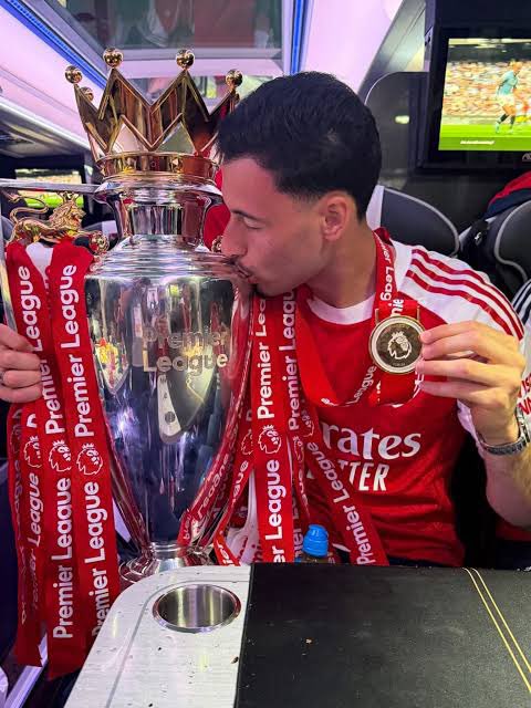 EbukaMeanzGreat's tweet photo. FA Cup winner
2x Community Shield Winner
Premier League Champion.

Happy birthday Gabriel Martinelli 💫 https://t.co/fj28IVridu