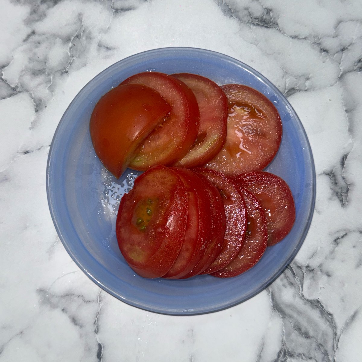 ourloveon's tweet photo. 야호 설탕뿌린토마토 https://t.co/HY6hFw2Opw