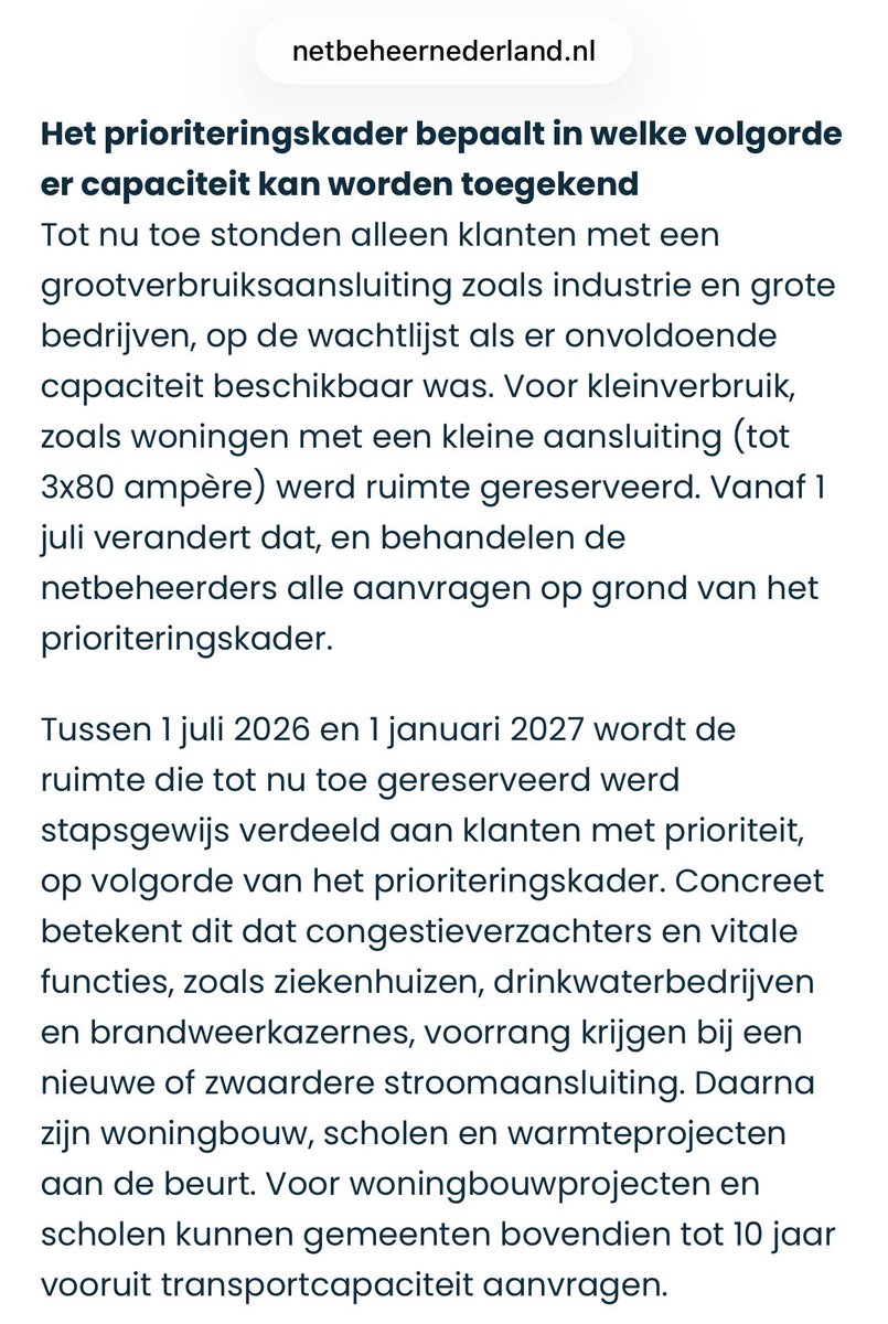 speelmens's tweet photo. Het gaat niet lekker. Bedrijven en huishoudens staan op de wachtlijst voor stroom en Enexis betaalt klanten om zonnepanelen uit te zetten als de zon schijnt. Oorzaak: institutionele inertie, korte termijn belonen (subsidies), lange termijn niet genoeg investeren. Typisch VVD. https://t.co/QpPGBEujEK