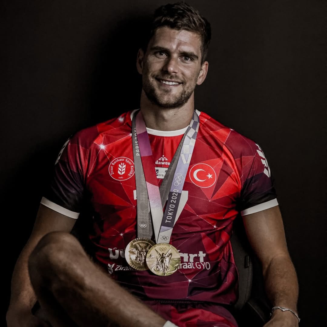 jockcult's tweet photo. Trévor Clévenot
📏 1,99 m / 6'6" • ⚖️ 89 kg • 🎂 31 anos
🏐 Jogador de vôlei • 🇫🇷 França https://t.co/LwXeo190W8