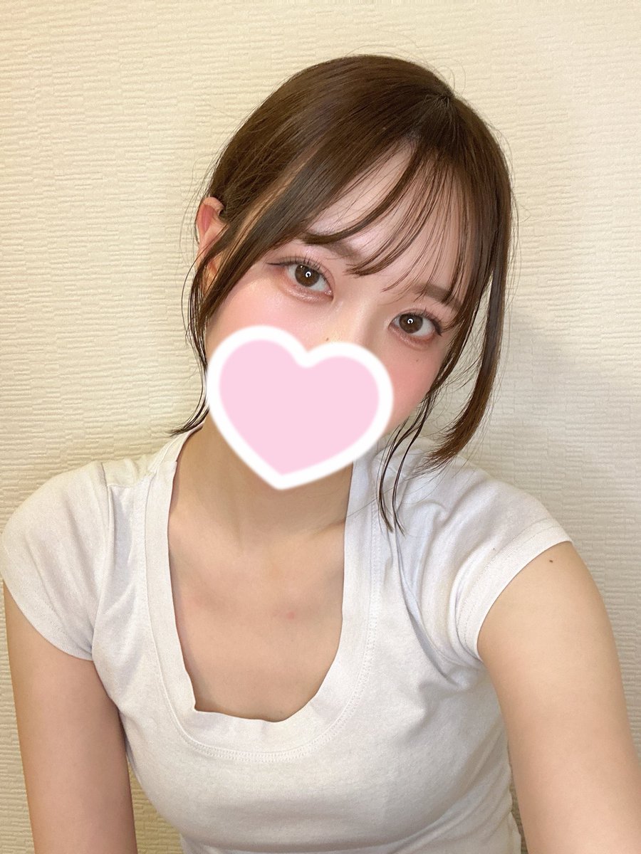 klubgc's tweet photo. お疲れさまです⭐️
雨やっと上がりましたね🌧️
明日は晴れそうで嬉しい☺️最近天気悪い日多くて気分落ちるね〜🥲⬇️
明日は19時〜5時で出勤です！
お待ちしてますっ🫶 https://t.co/rVy6otktG2