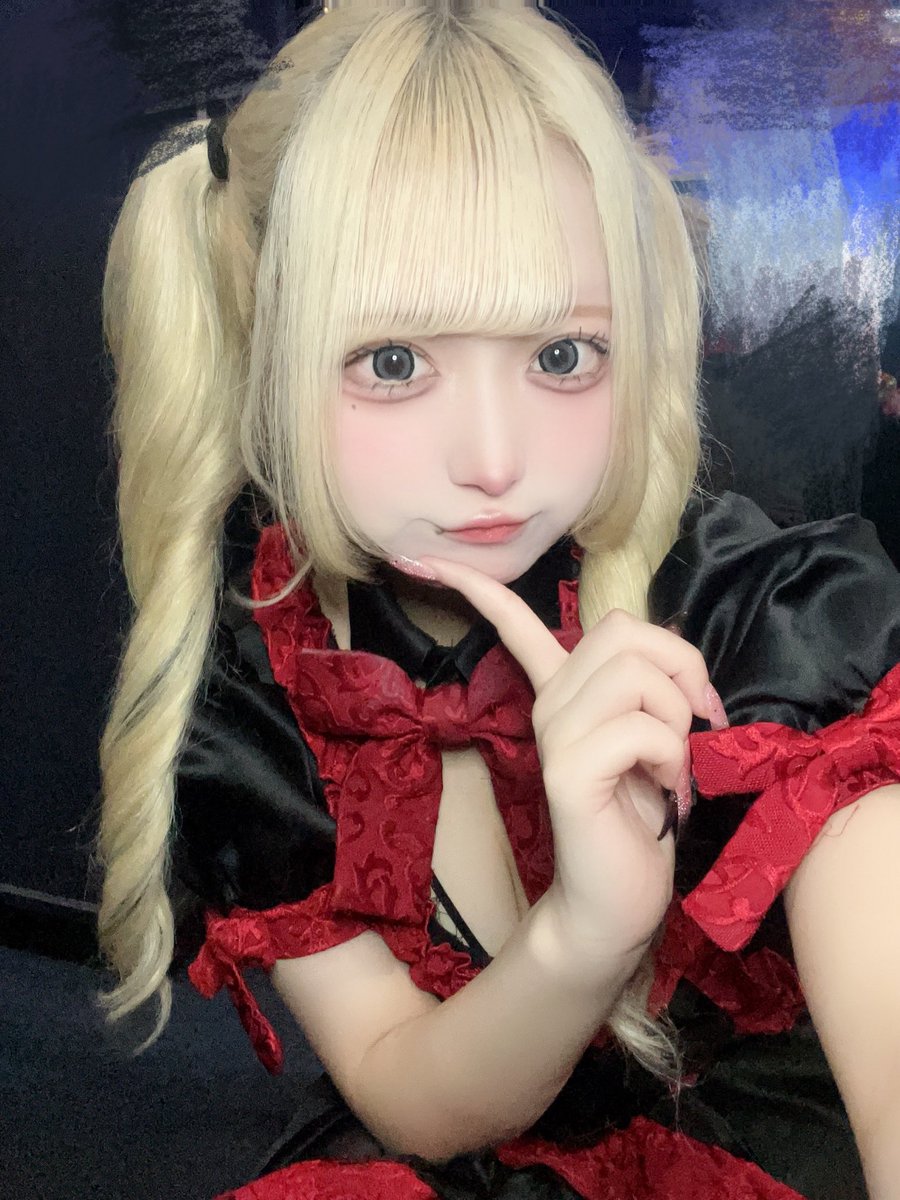v_vtss's tweet photo. 久しぶりにツインテール⌒(´❛-❛`)⌒

#コンカフェ #コンカフェ大阪 #ミナミコンカフェ #宗右衛門町コンカフェ #コンカフェ営業 #いいねでDM #自撮り界隈 #美男美女さんと繋がりたい #フォロバ100 https://t.co/s4bBa1Vkw7