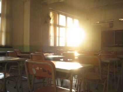 ZYcxKslDNNnlKK's tweet photo. #fluxarata socmed idea: 🪻 had stopped attending classes for over a month, and no one has seen him in real life for a while. However, his twitter account has been posting as if thats nothing,

But 🌻 knows thats not the same 🪻 https://t.co/2ZK5mbf8Wt