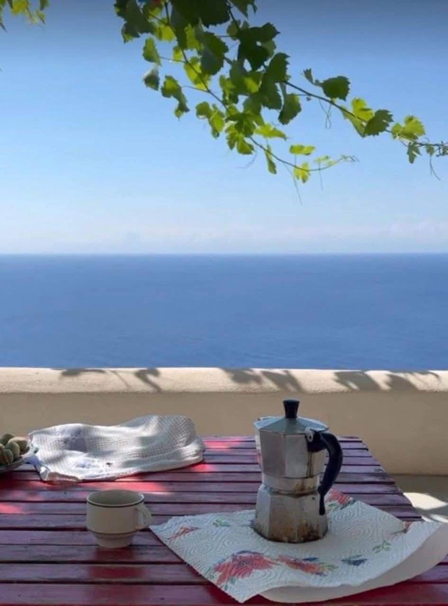 MozartCultures's tweet photo. Mediterranean morning https://t.co/jR40PeYkbb