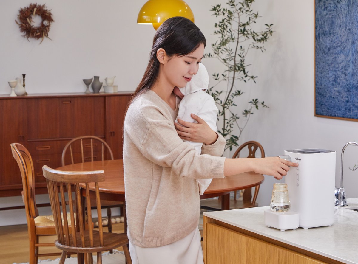 今日は、レイコップの調乳ポット『ミルクメイト』の【ワンタッチ調乳 