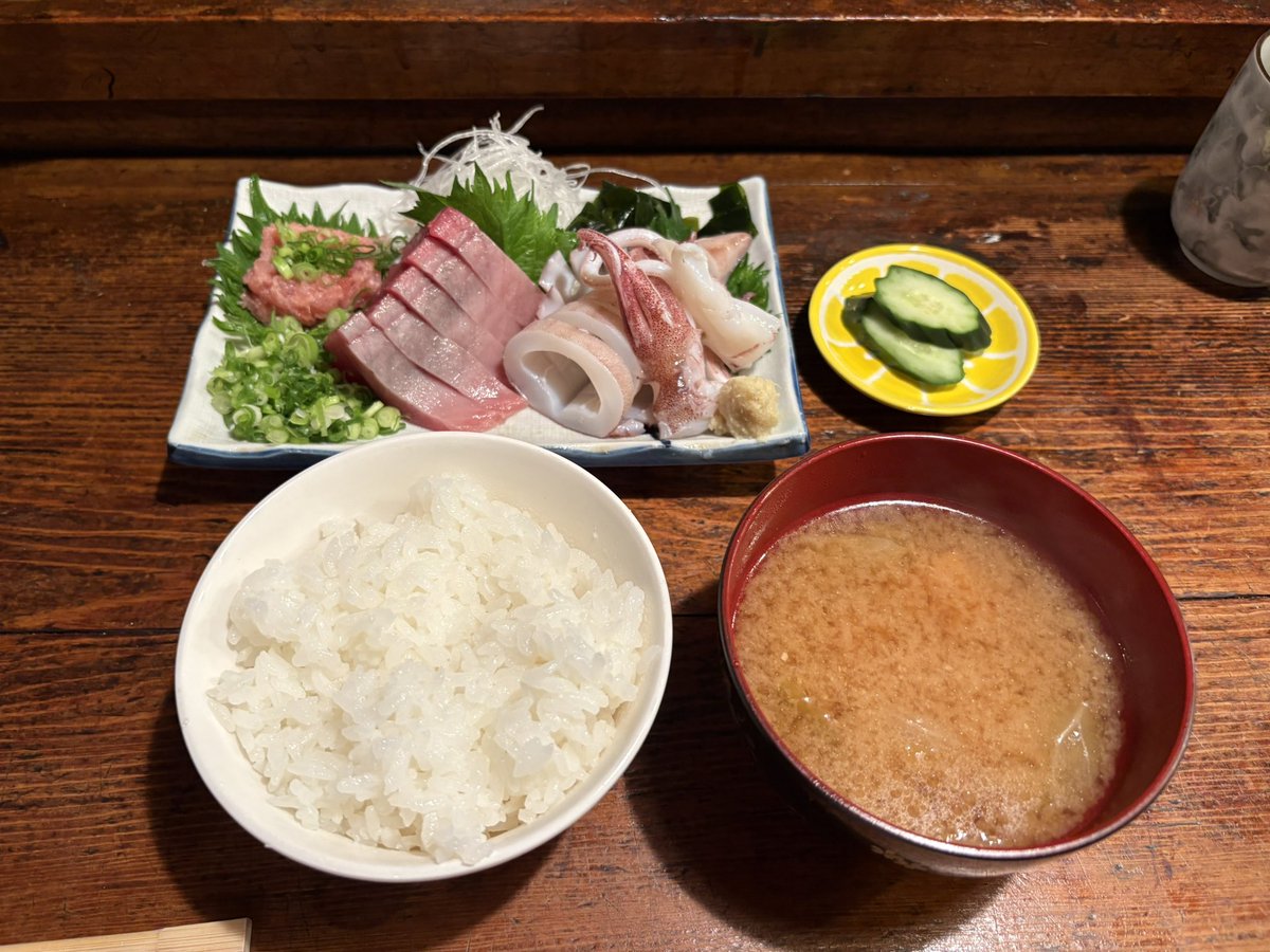 tauchick's tweet photo. 【昼食】
#割烹大西
#刺身定食
#男飯
#食事記録
#昼食
#49才
#熱海グルメ
 84歳（日本人男性の平均寿命）の誕生日まで12,469日。残りの食事の回数37406回。 https://t.co/OV7kxQ3lRq
