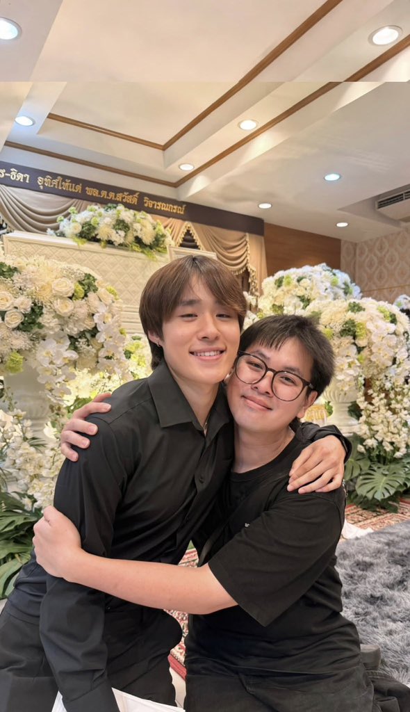flutterfieldd's tweet photo. ไม่ว่าจะไปอยู่ที่ไหน ก็ขอให้เป็นที่รักของคนรอบตัวเสมอไปเลย https://t.co/fLIVLm8sqW