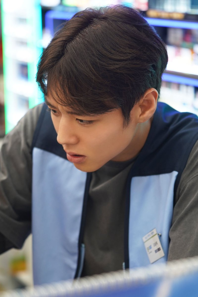 몌린 tweet media