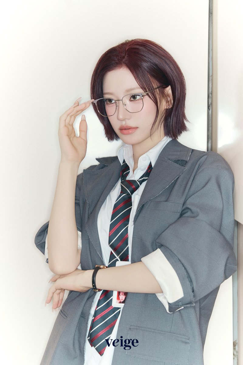 veige_v's tweet photo. <veige Photo : Billlie>
#Billlie #빌리 #WORK #워크 #veige #베이지

ⓒ2026. VYOOVA Corp. All rights reserved. https://t.co/TeRsdqTUTh