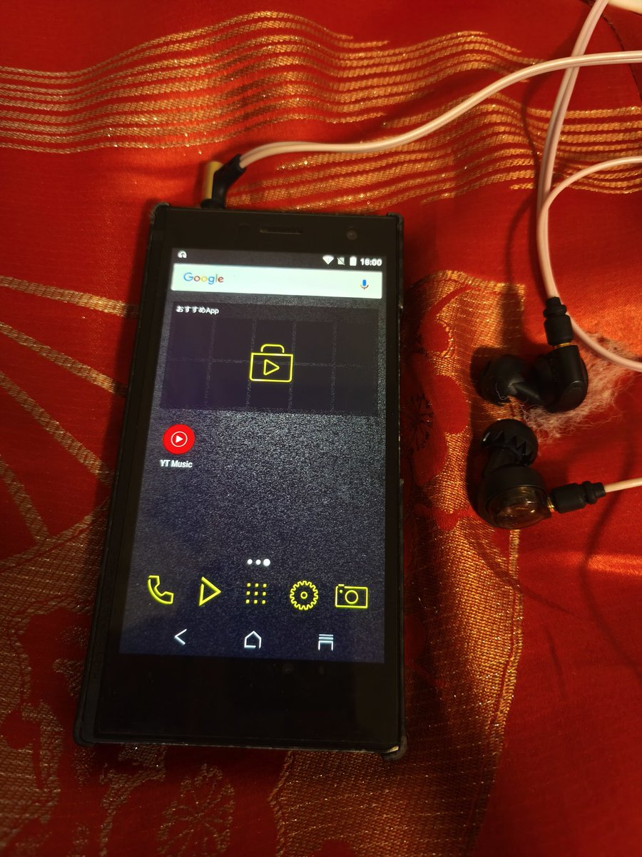 PSU_jac's tweet photo. 仕事中に
ONKYO GRANBEAT
onso 02 2.5mm　着弾〜してたので　
ATH-E40をセット〜
これからしばらくはコレだろうな
通してなんか古い？良い音だから関係ないのだ https://t.co/dWBCCooLYW