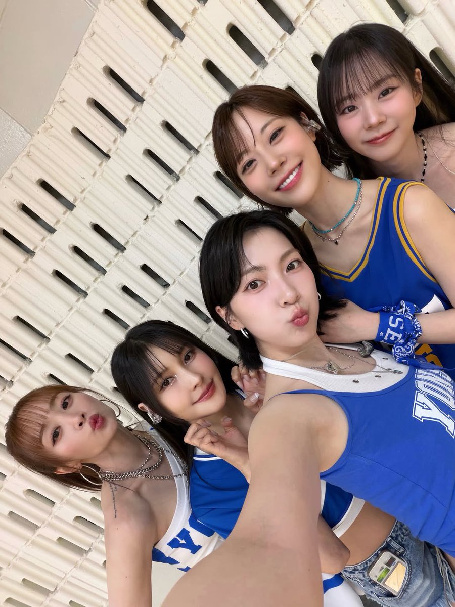 CLbCKDWbNioJrcC's tweet photo. 本来ならあと2週間ほどで去年のKARASIAぶりにKARAに会えたはず😑
#HelloKamilia
#karaleke https://t.co/iMcfz7MrUL
