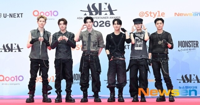 Kstyle_news's tweet photo. ENHYPENからaespa、CORTISまで、韓国でチケットの国内先行予約を導入…ファンからは賛否両論
https://t.co/5ZNPjyJnzZ https://t.co/BUi8Pwl67P