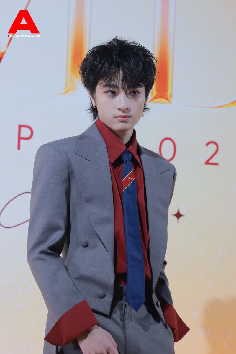 around_ent's tweet photo. “เวฟ ธนภัทร” ร่วมเดิน GOLDEN AMBER CARPET ในงาน DMD LINE UP 2026 “𝗧𝗛𝗘 𝗥𝗜𝗦𝗘 𝗖𝗢𝗡𝗧𝗜𝗡𝗨𝗘𝗦”

DMD THE RISE CONTINUES
#DMDLINEUP2026
#waavetnp https://t.co/TOhFEnREeF