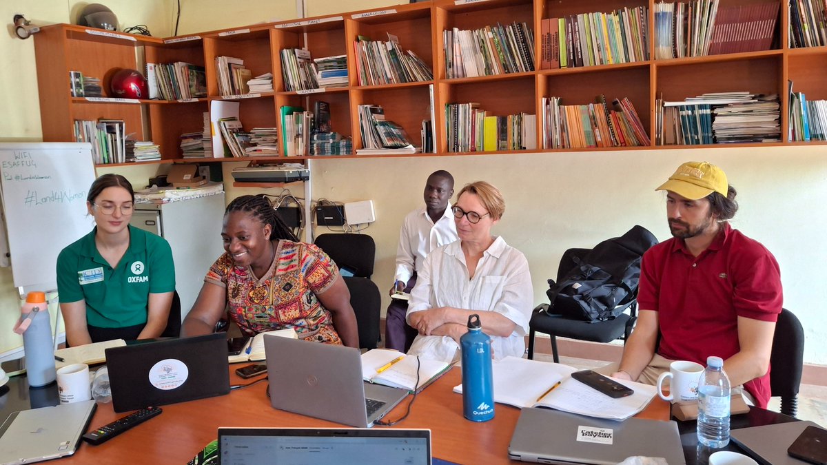 ESAFFUG's tweet photo. 𝐇𝐚𝐩𝐩𝐞𝐧𝐢𝐧𝐠 𝐍𝐨𝐰: We are hosting partners under the Rooted in Diversity (RiD) project, to reflect on findings from the team field visits by ODG1 and ODG3 CIRAD visit to PPB  Farmer Field Schools (FFS) in Iganga, Serere, Kalaki and NARO Station - NASAARI.

Together with staff from @pelum_uganda, @Cirad and @oxfamnovib, we are looking at ways of turning field generated evidence into actionable insights, reflecting on the lessons learned, strengthening collaboration and identifying actions for greater project impact.

#FundAgroecology #FarmersSeedLab