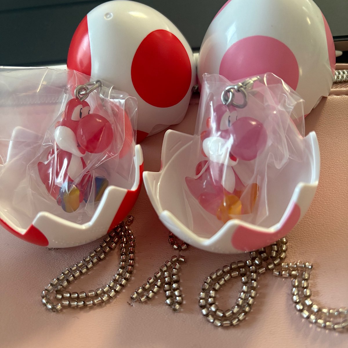 echannn09's tweet photo. 予想は的中🎯🙈
ニヤニヤドヤ顔されながら渡された🤣笑
髙橋くんの黄色は渡されへんけど、七五三掛くんのぴんくは差し上げます🤲ってされたからいただきます🤲って受け取りました。笑 メンカラ把握してるのも差し上げます🤲知ってる上司もうオタクすぎるww部下のおかげです爆 https://t.co/gSmHZ5havt