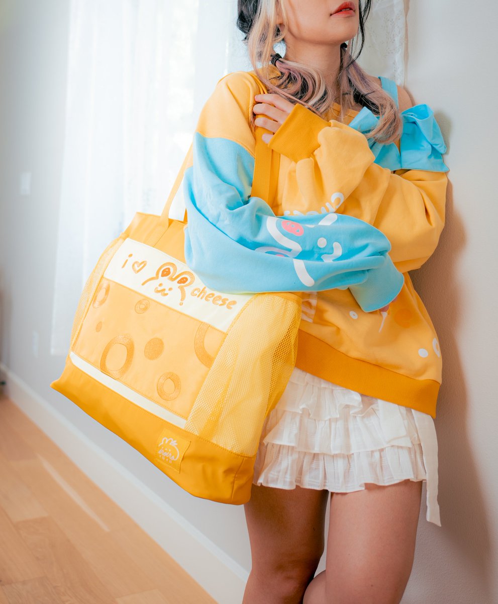 Chiroyoyoyoyoyo's tweet photo. 🧀THE CHEESE COLLECTION🐀
is now up on the site! this is for all my fellow little rats that stand in front of the fridge at 2 AM and eat fistfuls of shredded cheese straight out of the bag https://t.co/GqfPSX8wYd