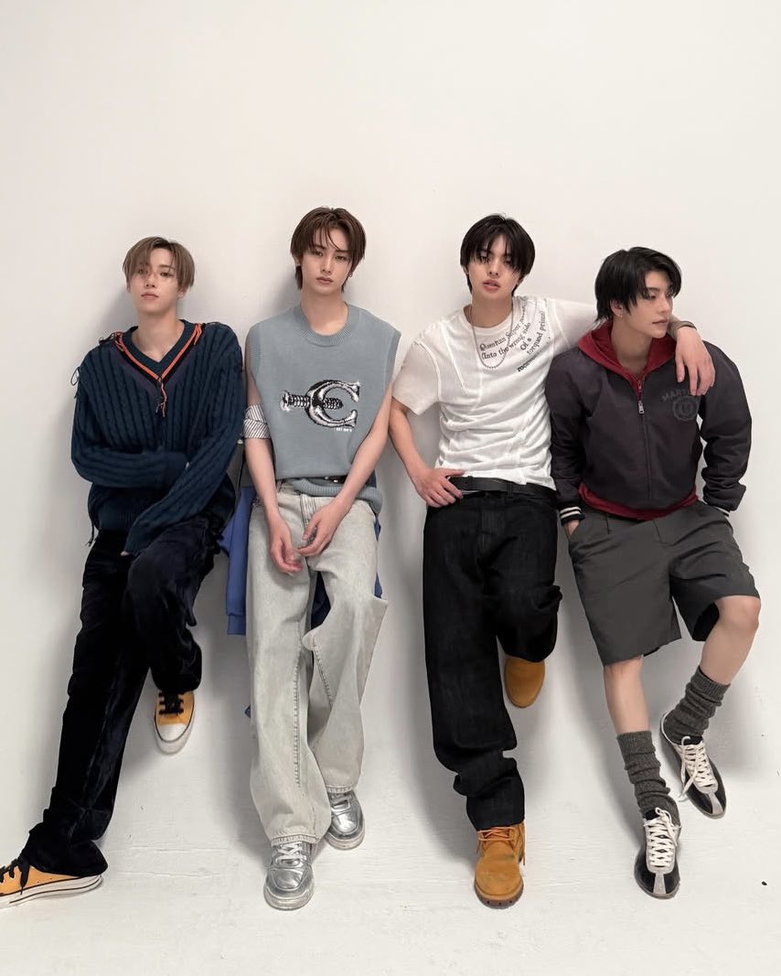 xinlonggu's tweet photo. no enlistment line for allure korea🫡 https://t.co/08KDUbfybg