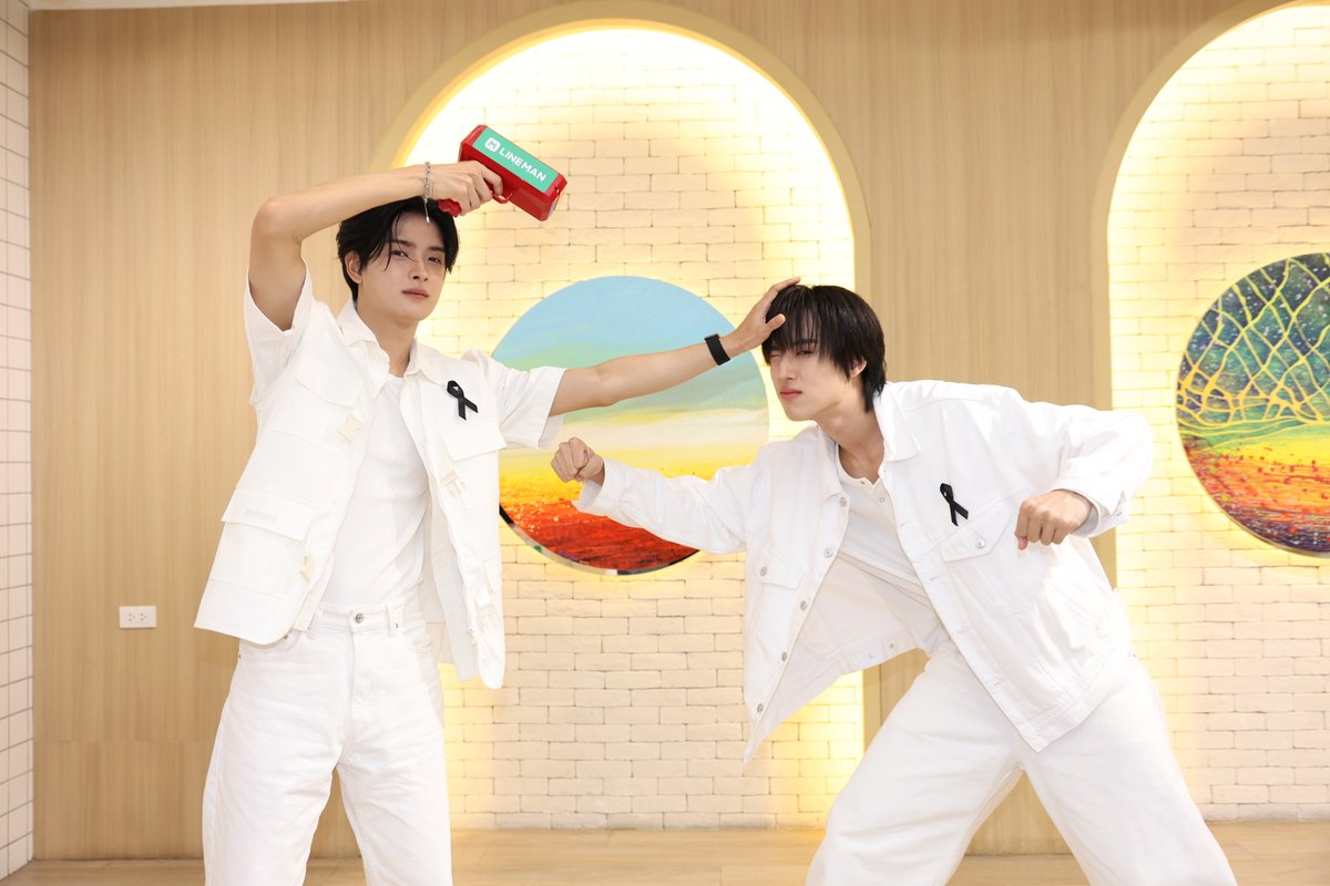 LINEMAN_TH's tweet photo. Mission Unlocked: Too Cute To Handle #3
ทีมพี่อลัน กดรี
ทีมพี่ขุน กดใจ
ทีมอลันขุนพลรีพลายอิโมจิหัวใจมาเลยย

📲 https://t.co/47GOHzmy7c

BUS x LINE MAN LIVE
#LINEMANถูกสุดทุกวันxBUS
#LINEMANถูกสุดทุกวัน
#LINEMANWongnaiUsersChoice

*เงื่อนไขเป็นไปตามที่ LINE MAN กำหนด ตามข้อกำหนดที่ได้มีการเผยแพร่ตามช่องทางเว็บไซต์ https://t.co/AXMZE6dlhk