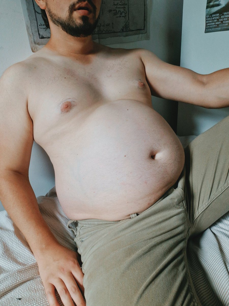 Jawtin3's tweet photo. This is what pasta does to a body. It makes it fat.
Uh.. *fatter* ππ·
#feedee #malefeedee #feedism #weightgain #gettingfatter #exjock #belly #fat https://t.co/nOaC6R424r