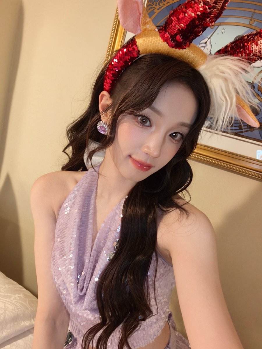 yuqipictures's tweet photo. 260618 #YUQI WEIBO

💙🩵💜🎁🐰
Special memory 🔮 ​​​

#우기 #宋雨琦 https://t.co/S4qBvCRDMD