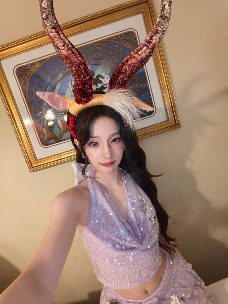 yuqipictures's tweet photo. 260618 #YUQI WEIBO

💙🩵💜🎁🐰
Special memory 🔮 ​​​

#우기 #宋雨琦 https://t.co/S4qBvCRDMD