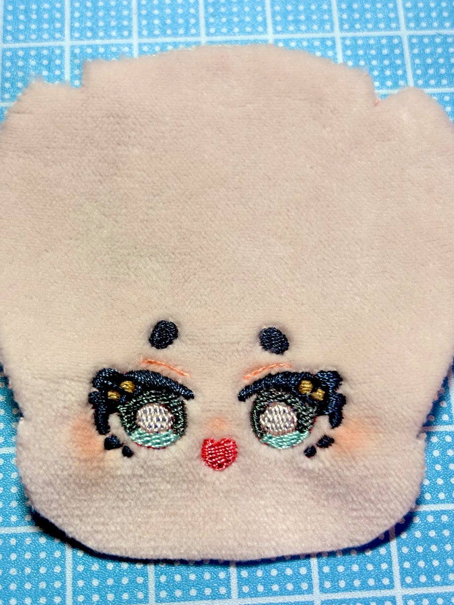 biscuitmogmogs's tweet photo. 組み立て前に我慢できずにチークいれるマン https://t.co/Cnc4KrY6b4