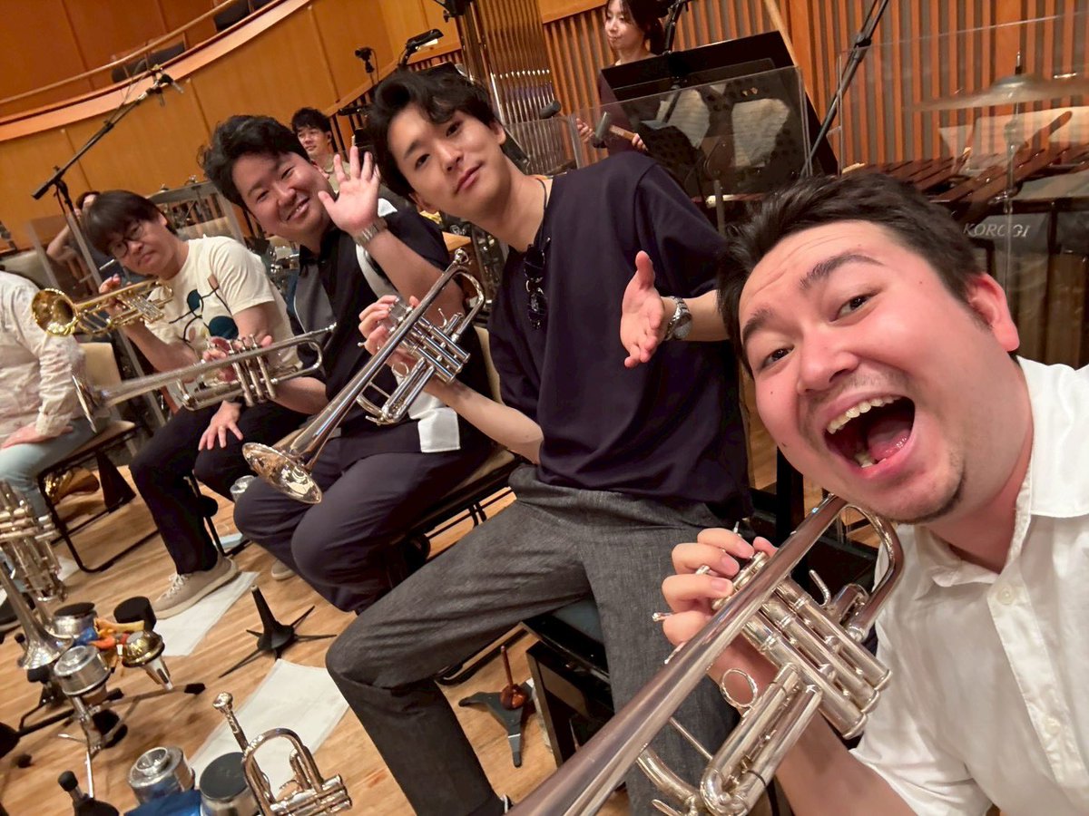 hiro693370's tweet photo. 昨日は
#ディズニーオンクラシック　
札幌のkitaraで公演でした！

シモンズ慶敏くん千秋楽！
1アシでたくさん助けてもらいました！
感謝です！

360度、お客様に囲まれて幸せな時間でした！！

終演後、久々の金管飲みも楽しかった！
次はフォーラム1日2公演、乗り切れるように一歩ずつ頑張ります！ https://t.co/kZke08wHp0