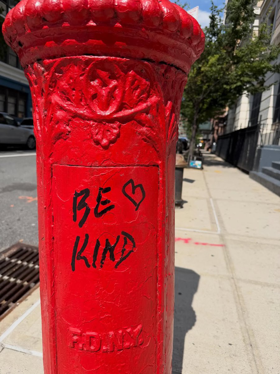 beccaIovesnoah's tweet photo. be kind &amp; lovable 💌 https://t.co/aJbn07rJwA