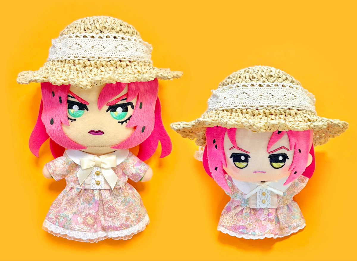 tsugaru_panda_2's tweet photo. この帝王を…？夏のお嬢さんに……？👿

スリコのペット用麦わら帽子をGET（服は自作）ともぬいには若干キツめ、ちびにはジャストフィットです👒 https://t.co/YRoVplTFhS