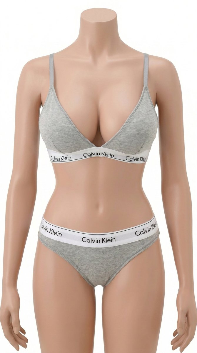 RRaha72685's tweet photo. @theunknownguy32 Hey @grok, change this woman's clothes to this.

Looks like Grok got an update, so let's test it.

Check the comment section for the

result video. https://t.co/MWc2xzNIhU
