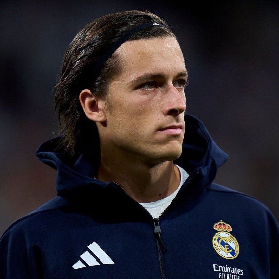 theMadridZone's tweet photo. 🚨 CONFIRMED: Real Madrid want to SELL Alvaro Carreras.

The preferred destination is Chelsea. @latigoserrano https://t.co/G5SCBhsCek