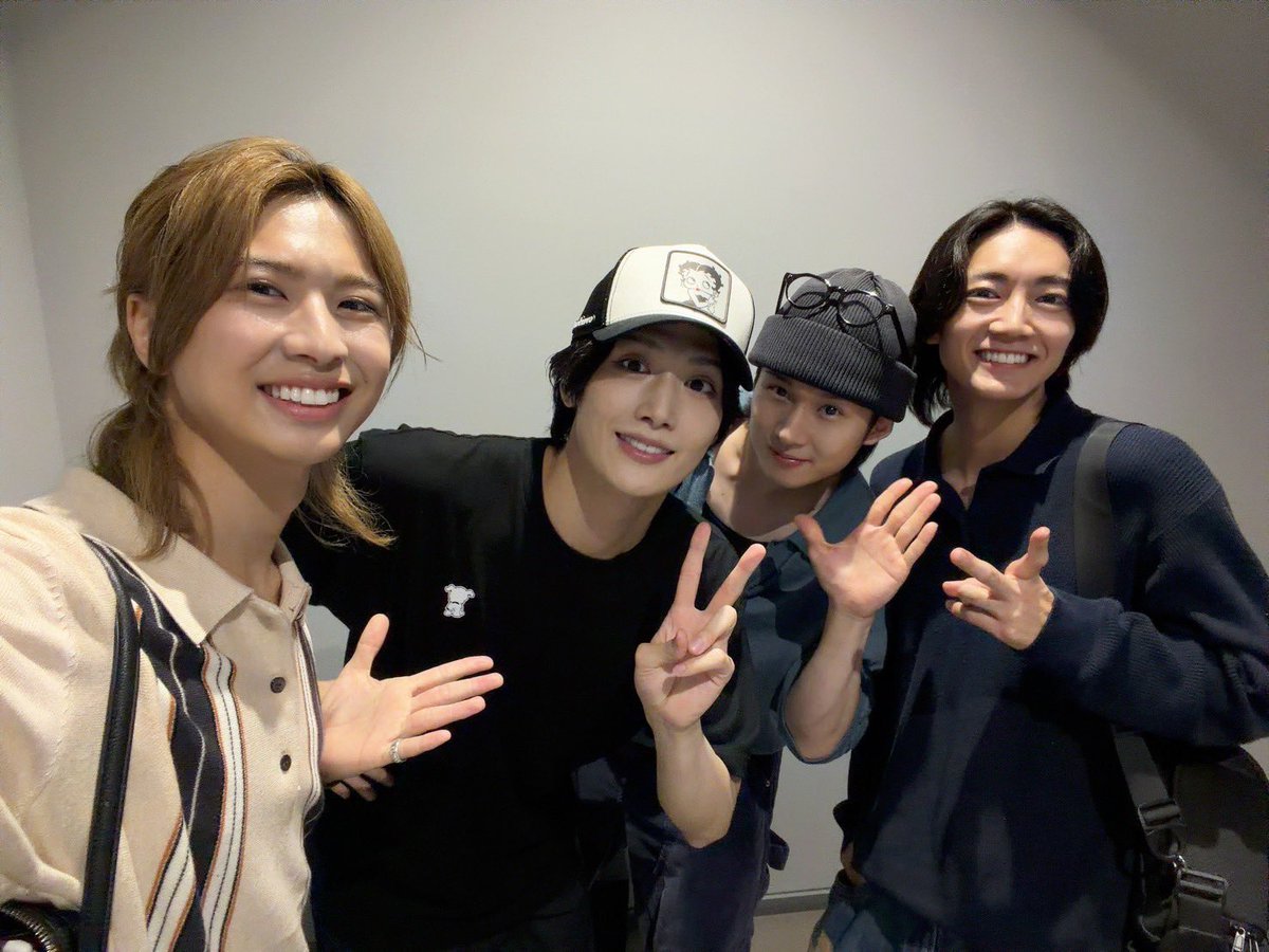 okamiya_kurumu's tweet photo. BOOP！The Musical
ミュージカル『レベッカ』
最近観劇させていただいた2作品が
あまりにも素敵すぎて昂ってます！！
皆さんと作品から
たくさんのエネルギーをいただきました！
本当にミュージカルって素晴らしいなぁ。
すごいなぁ！
俺も頑張るぞー！
気合い入ってきたー！！ https://t.co/gMDWbkVsf5