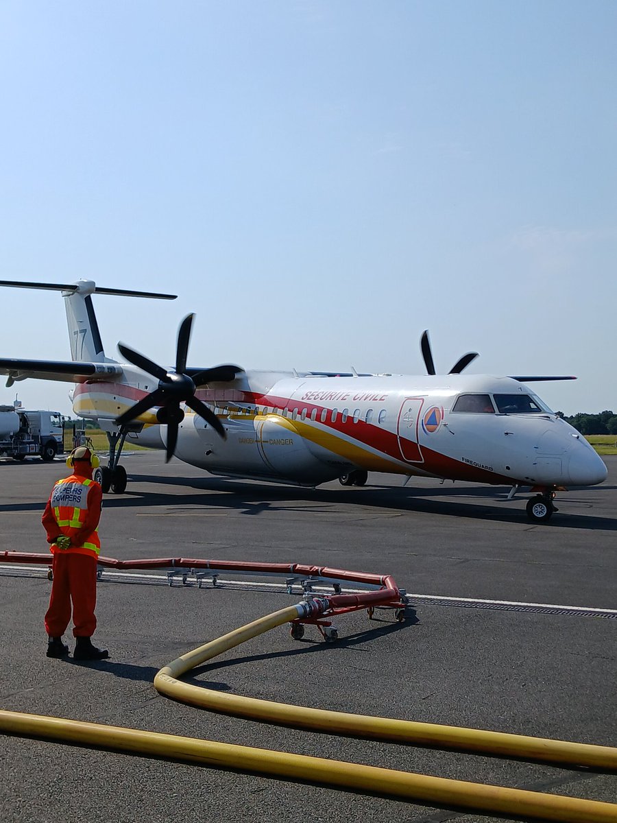 maisonneuve49's tweet photo. Jour d'entraînement des #pompiers du @SDIS_49 pour la saison "feux de forêts" #fdf, avitaillement du DASH (MILAN 77)  à @AeroportAngers 
#FeuDeForet @SecCivileFrance @CozOuest #fdf https://t.co/pXCNFvAEyi