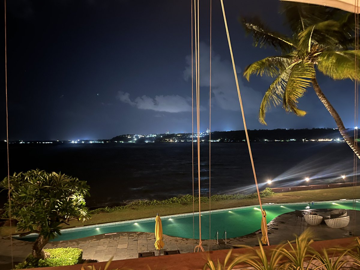 samilm's tweet photo. Cocktails among Coconuts and Coastline. #marriottgoa https://t.co/V9XGFRlnPu