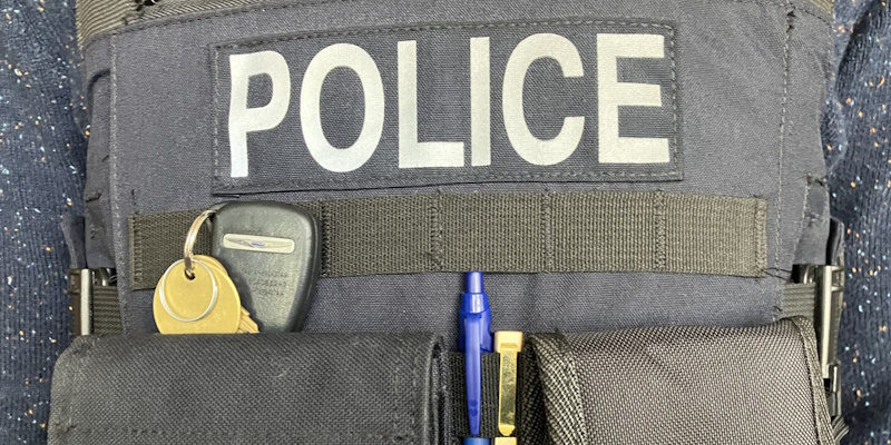 VOCMNEWS's tweet photo. Police Use Forced Entry After Wanted Man Locks Himself Inside Closet

https://t.co/3ZAVxKItFD https://t.co/l7L16AfnFW