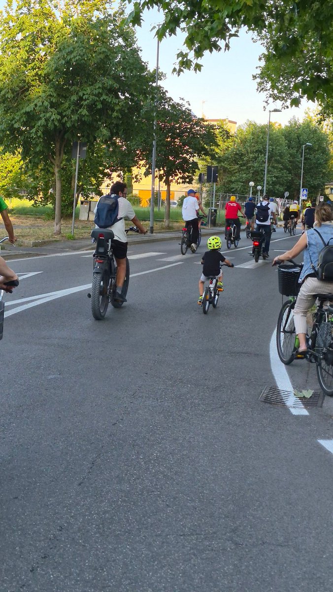 Daniel_Veldaco's tweet photo. Yesterday, we cycled 10 km across Rimini as part of the #VC2026 program. It showed what good cycling policies can achieve: people of all ages on bikes, especially children. Today's young cyclists are tomorrow's adult cyclists,helping build a future with less car dependency. 🚲🌍 https://t.co/jBXuWX2EEM