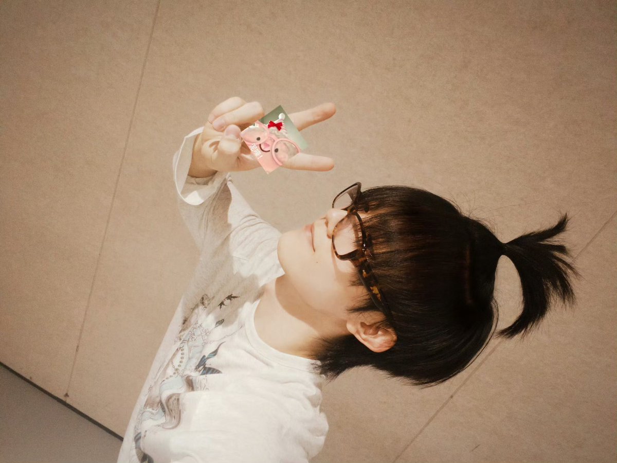 SuXinHaoFanclub's tweet photo. @denglujihua Lalalalala! Keen to hear Su Xinhao’s parts in the New Song! ❤️ https://t.co/WR8re3560Y