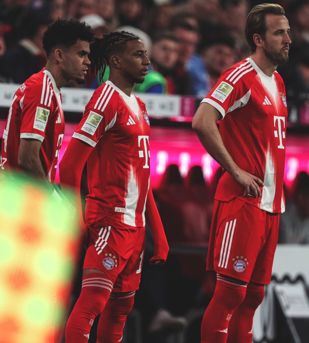 FCBayernFocus's tweet photo. 🚨📊 Bayern's front three at the World Cup :

🇫🇷 Olise : 1 assist, MOTM
🏴󠁧󠁢󠁥󠁮󠁧󠁿 Kane : 2 goals, MOTM
🇨🇴 Luis Díaz : 1 goal, 1 assist, MOTM https://t.co/FYCOqZgQhB