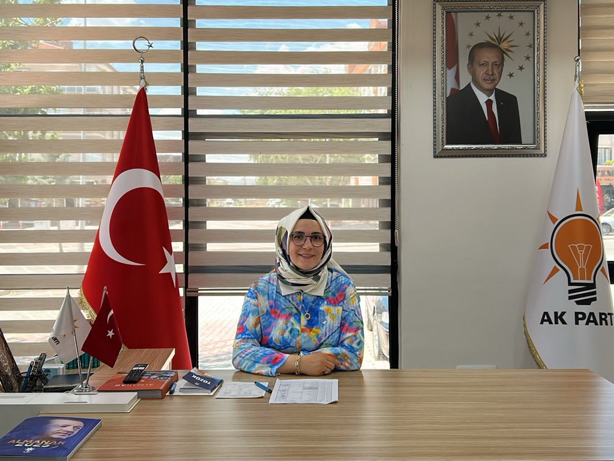 akpartiselcuklu's tweet photo. İlçe Başkanlığımızda bugün Meclis Üyemiz Ayşe Doğancı Bahçıvan nöbetçidir.

İletişim ⬇️
AK Parti Selçuklu İlçe Başkanlığı
☎️ 0 332 237 86 05

📍 Akıncılar Mahallesi, Yeni Sille Caddesi No:42, Selçuklu https://t.co/XuqY6cjffH
